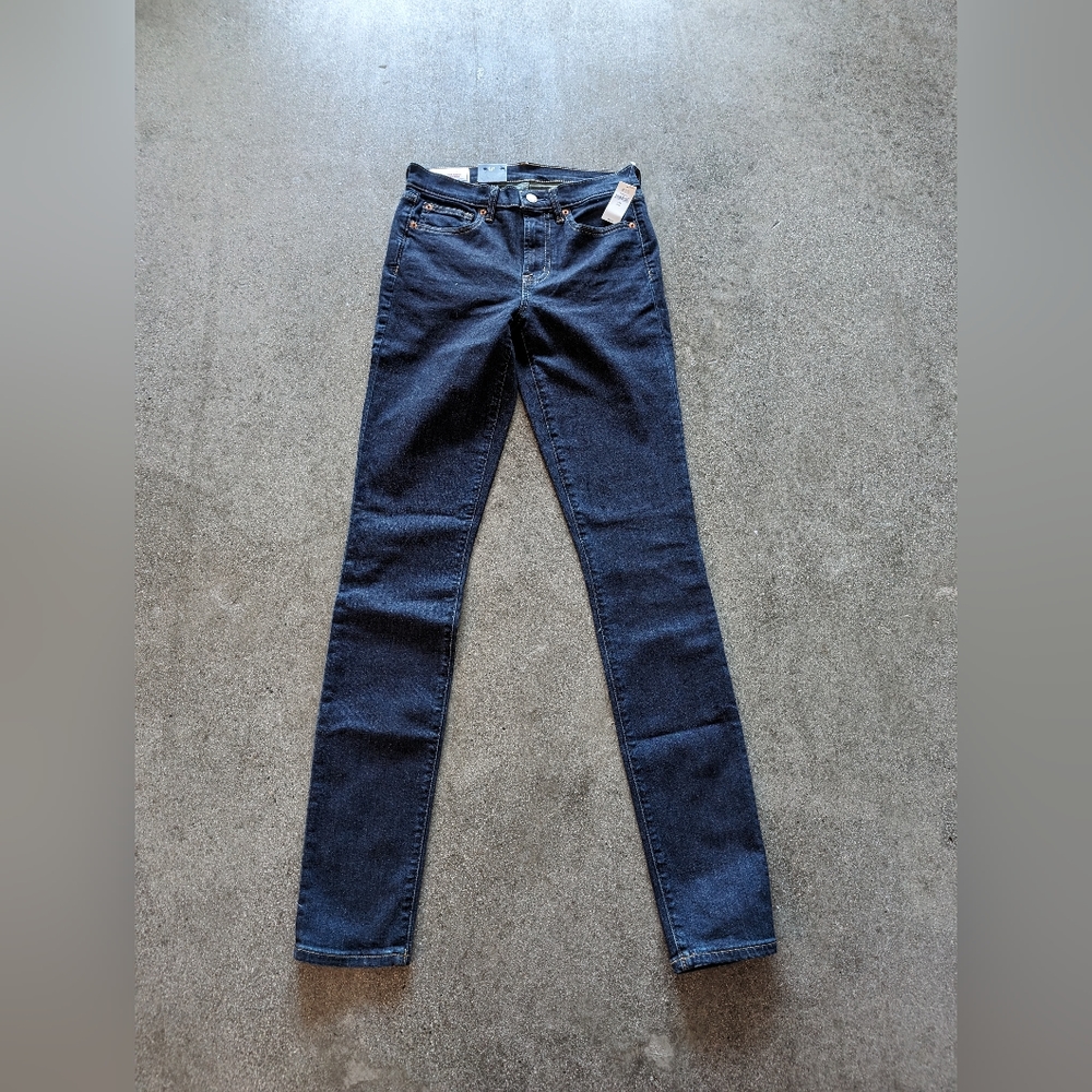 NWT GAP Midrise True Skinny Jeans 27T Rinsed